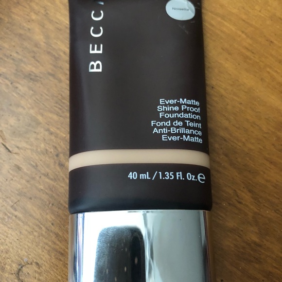 Becca Ever-Matte Foundation - Picture 2 of 3